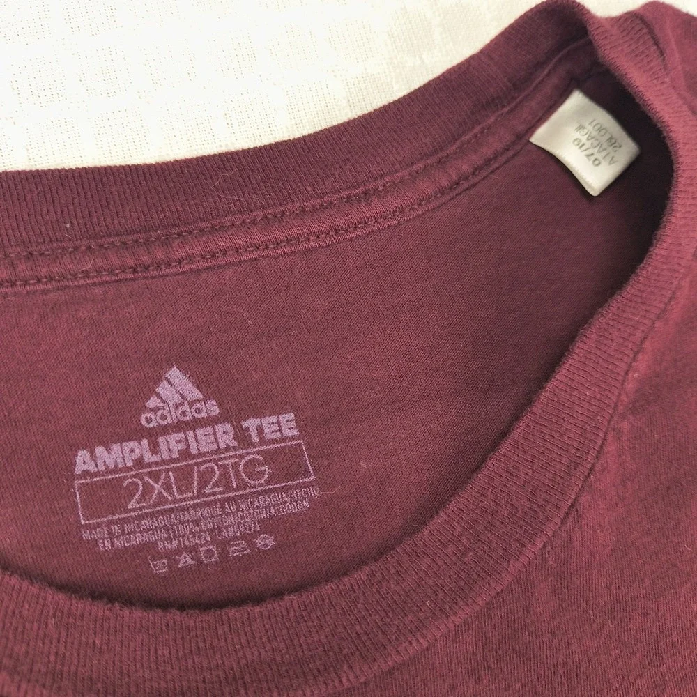 Adidas Amplifier Tee Mens 2XL Maroon Burgundy Short Sleeve‎ Graphic Logo T-Shirt